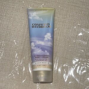 Bath & Body Works Confetti Daydream Body Cream - Lavender & Sky Blue
